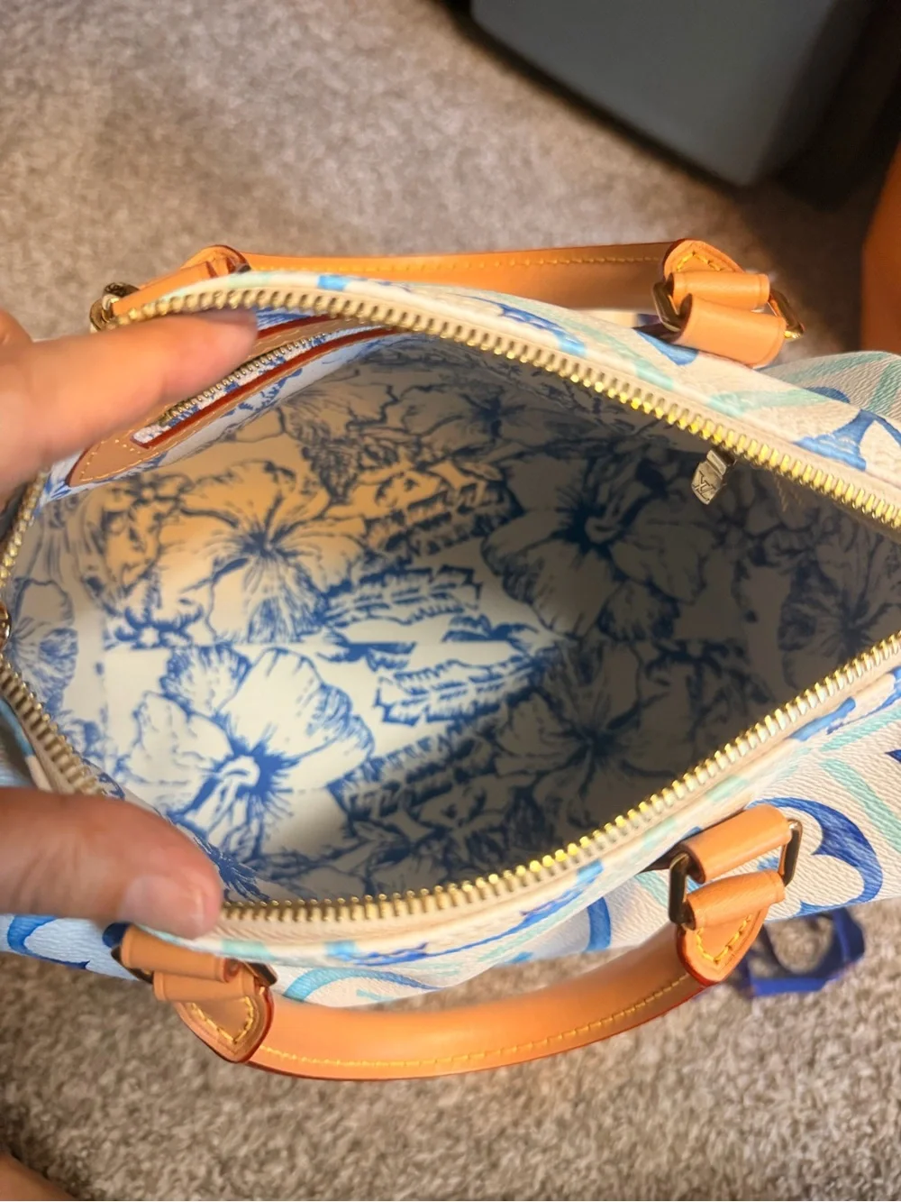 Women hand bags - Subcategory Identification